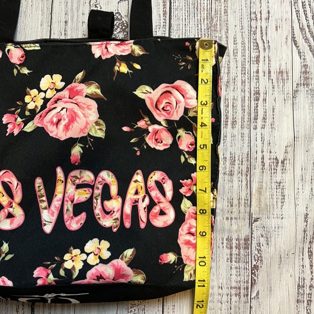 Robin Ruth Floral Canvas Las Vegas Bag. - Picture 8 of 11